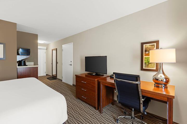 Room 35 of 62