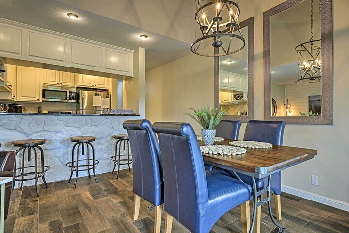 Modern Townhome w / Patio Next Door to Resort