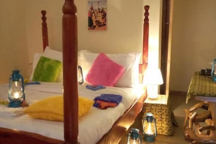 Room 13 of 33