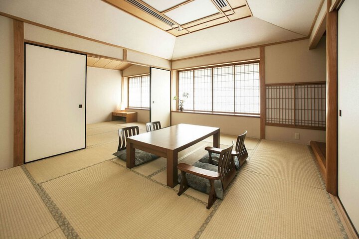 Room 28 of 169