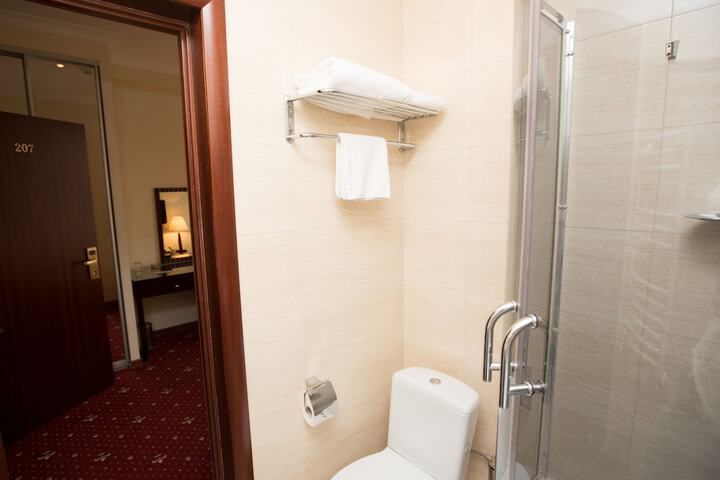 Room 30 of 47
