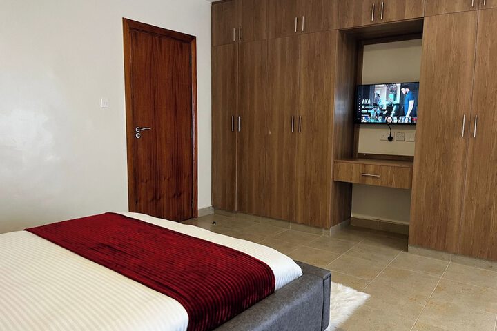 Room 8 of 32