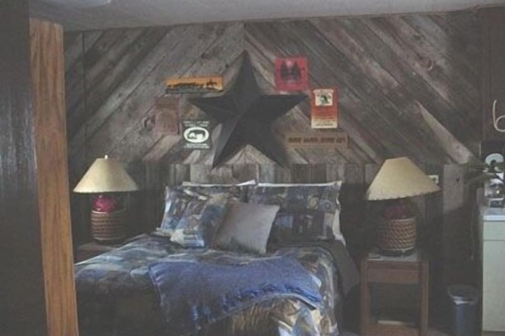 Room 13 of 128