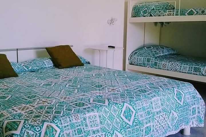 Room 3 of 49