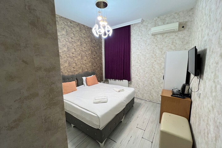 Room 26 of 74