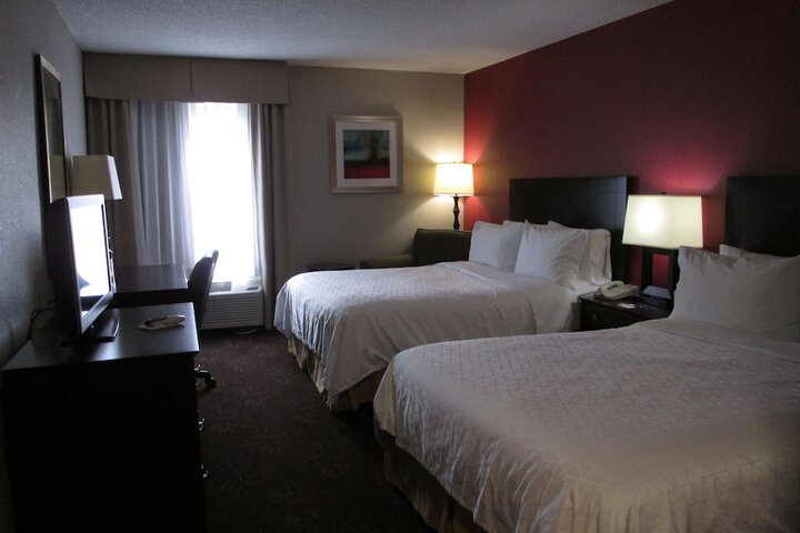 Standard 2 Queen Beds Accessible (17 of 19)