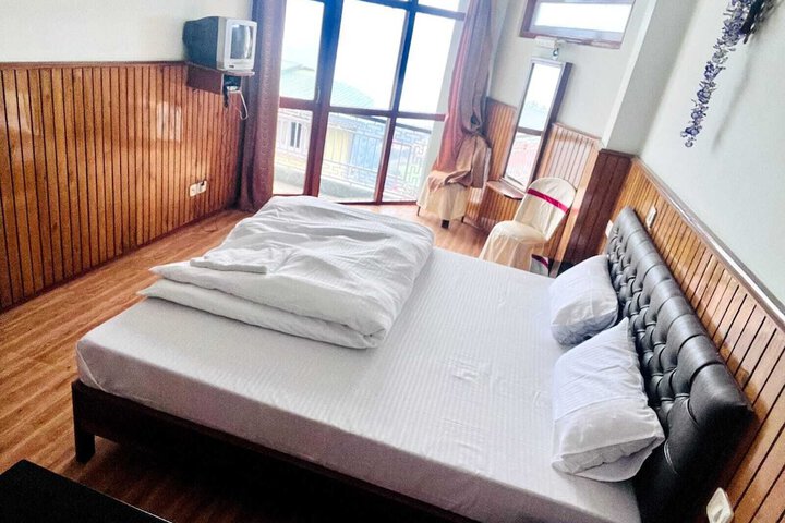 Room 12 of 29