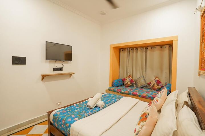 Room 12 of 29