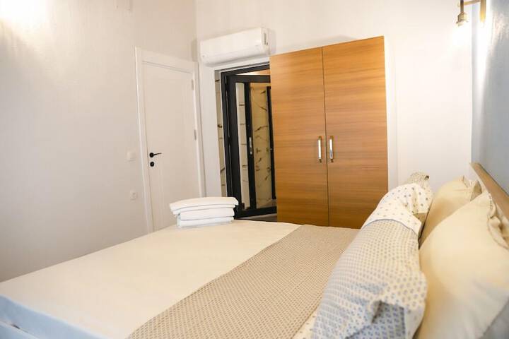 Room 9 of 52