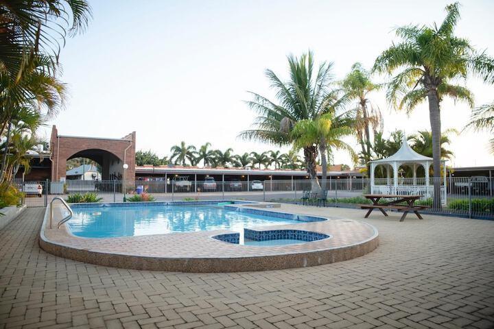 Pool 18 of 46