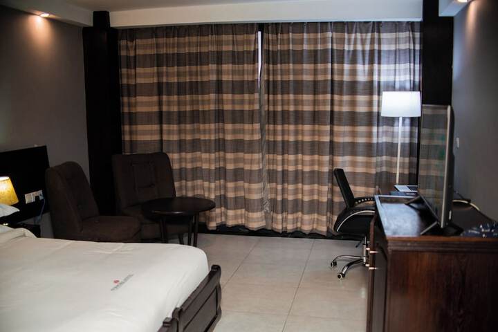 Room 6 of 41