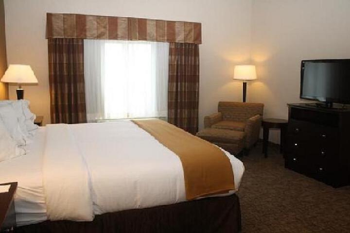 Quadruple Queen Size Bed (5 of 8)