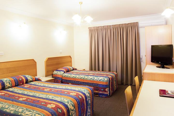 Room 3 of 34