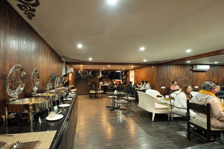 Dining 93 of 198