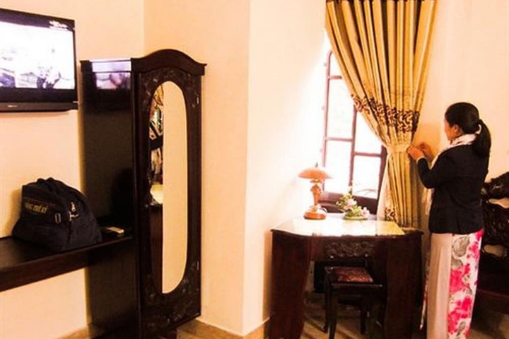 Room 8 of 24