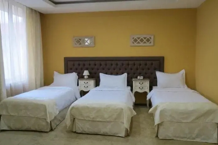 Room 2 of 20