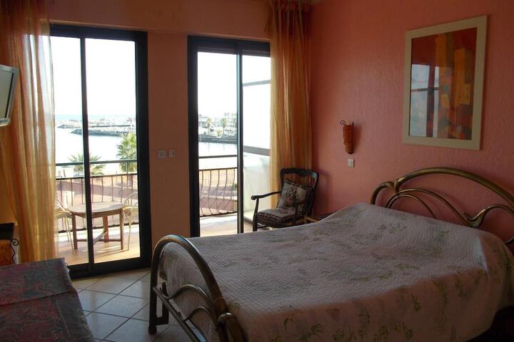 Room 8 of 46