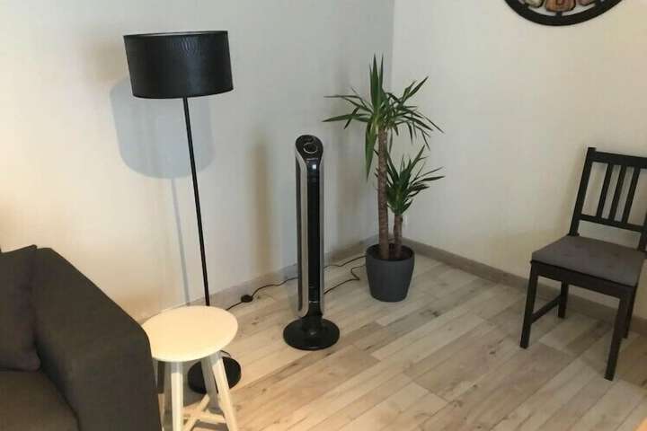 Room 10 of 16