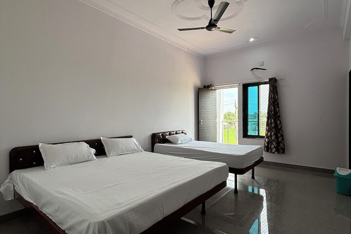 Room 5 of 7
