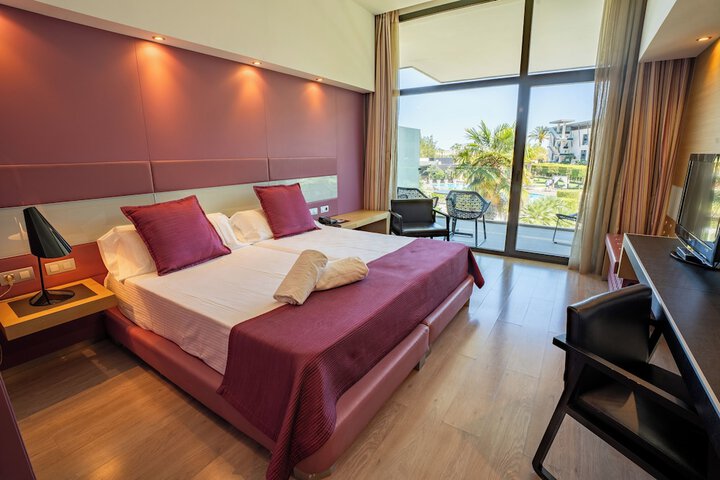 Room 3 of 49