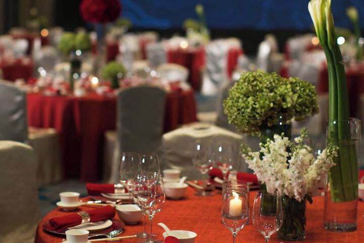 Ballroom/Hall 76 of 96