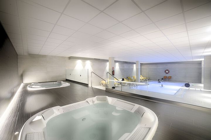 Hotel with Pool