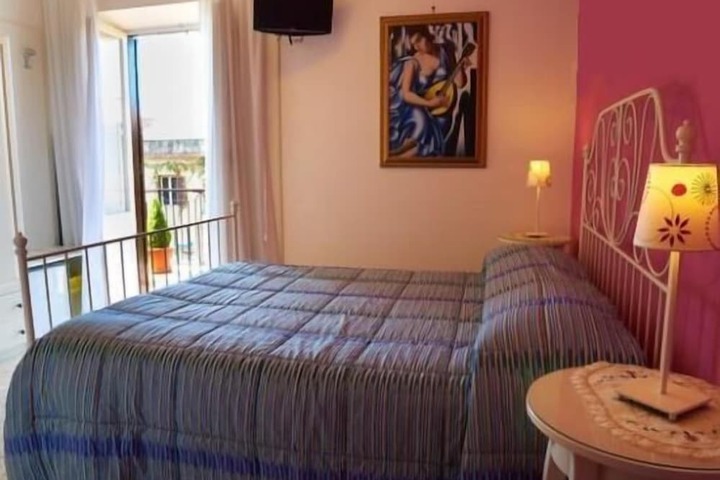 Room 18 of 52