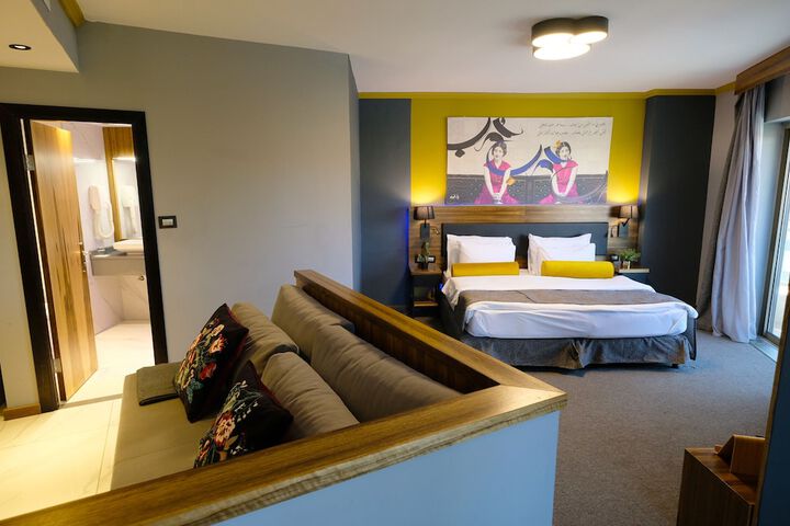 Room 40 of 86