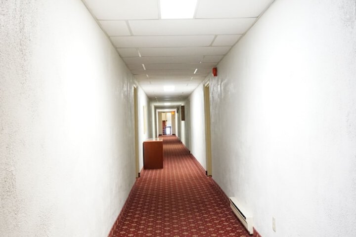 Ballroom/Hall 12 of 16