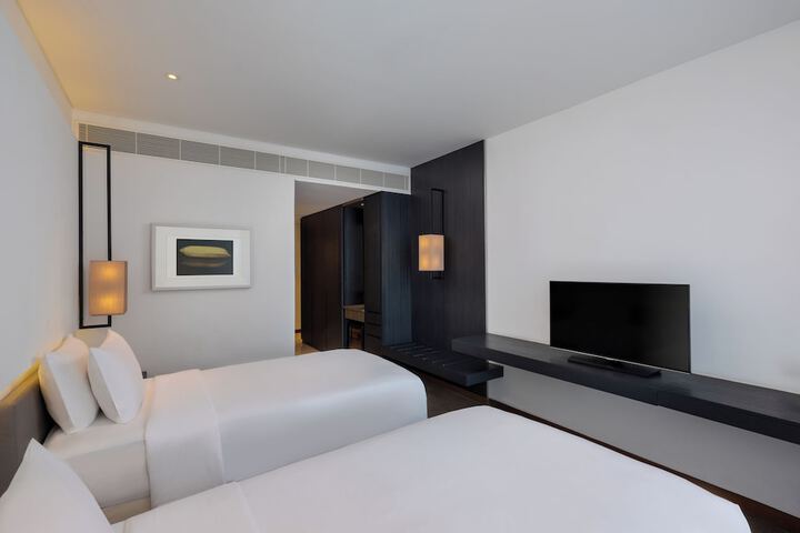 Room 19 of 122