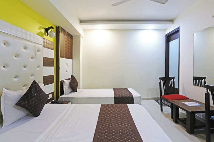 Room 49 of 76