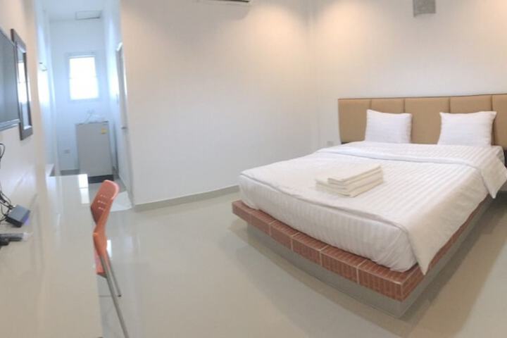 Room 9 of 35