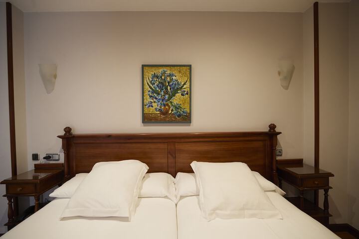Room 25 of 85