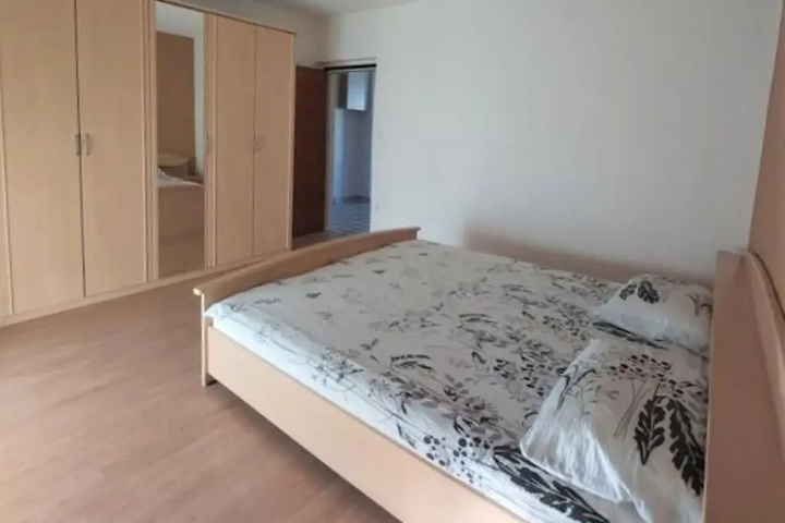 Room 2 of 12