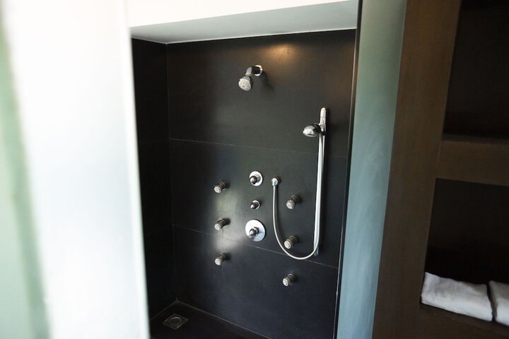 Room 72 of 108