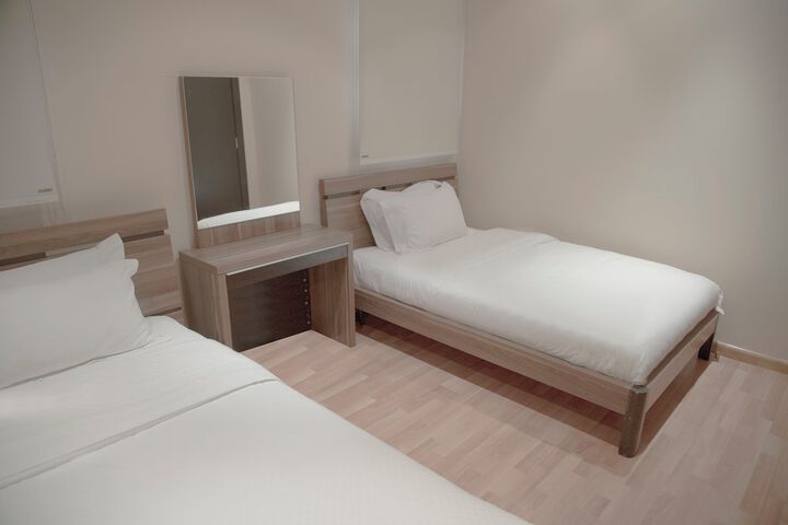 Room 8 of 25