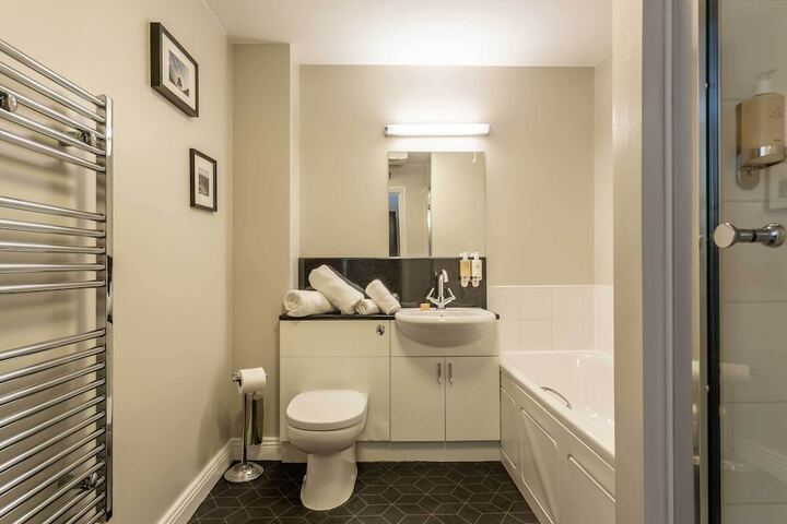 Room 45 of 102