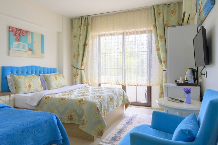 Room 11 of 28