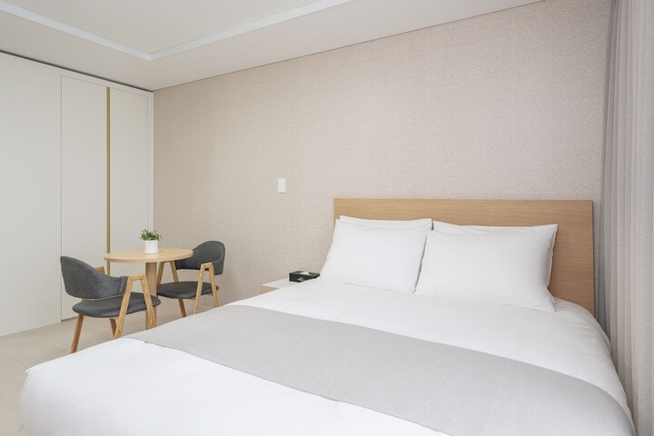 Room 3 of 39