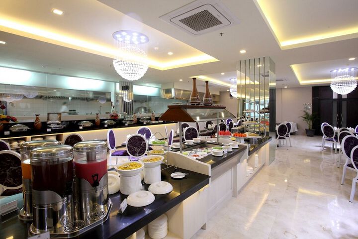 Dining Photos