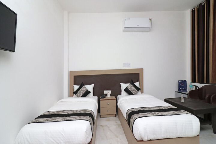Room 11 of 23