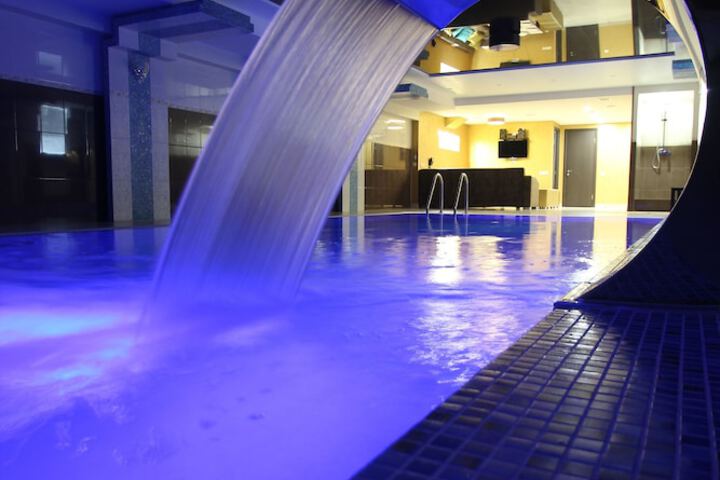 Pools & Facilities