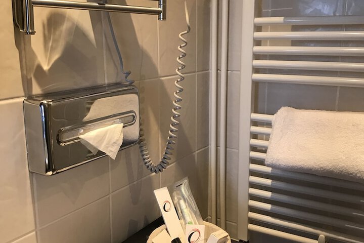 Room 20 of 37