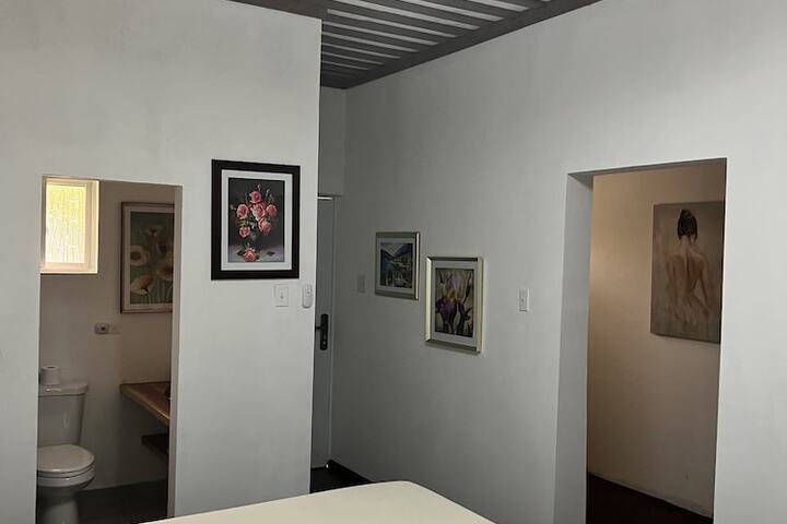 Room 7 of 105