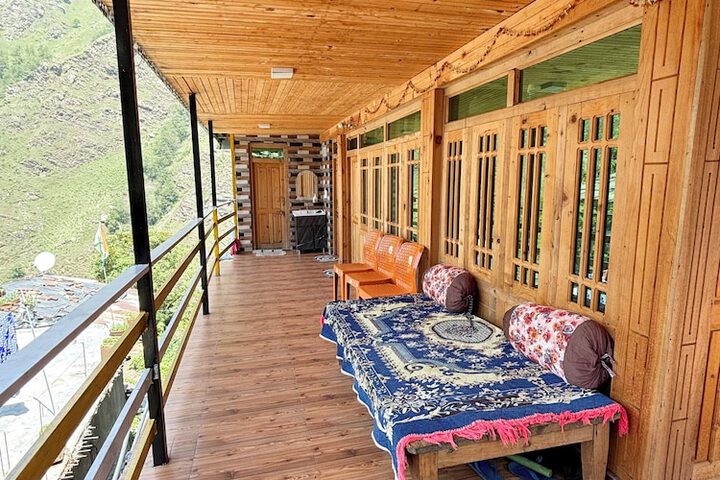 Room 16 of 27