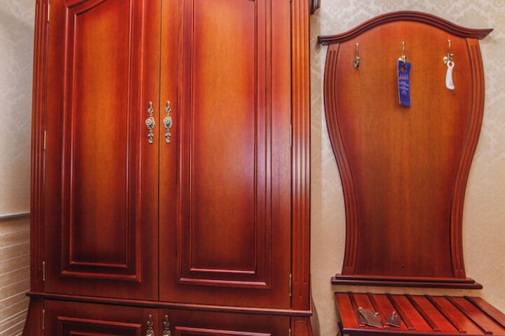 Room 16 of 97