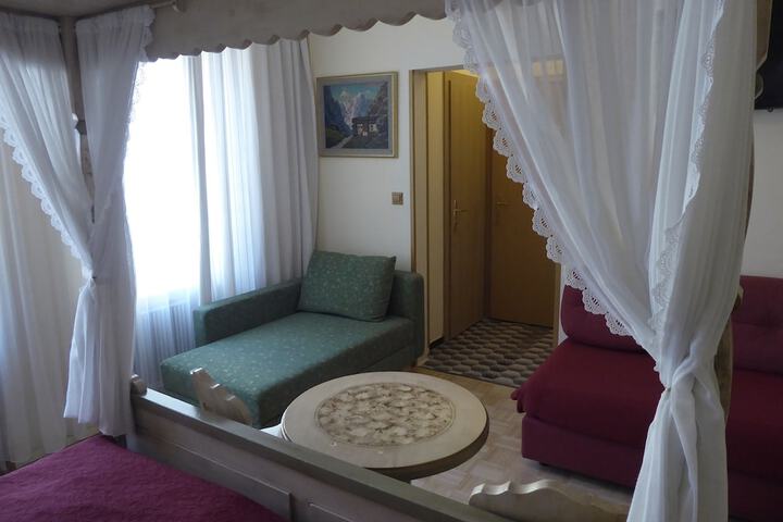 Room 25 of 56