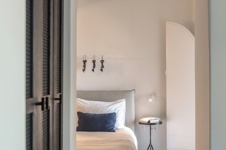 Room 32 of 158