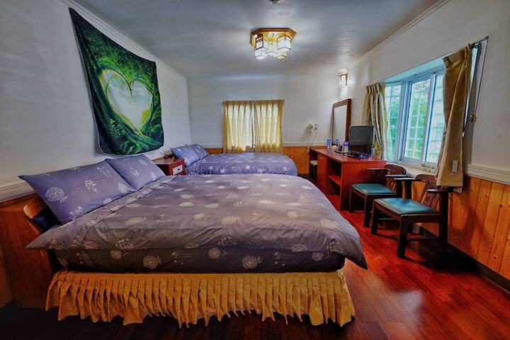 Room 3 of 17