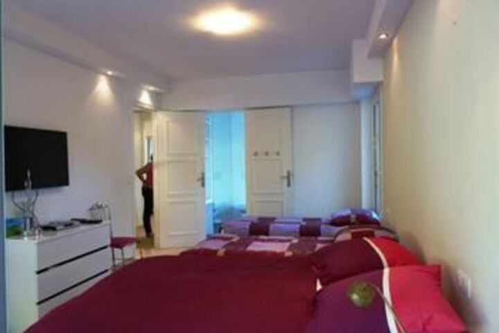 Room 7 of 17